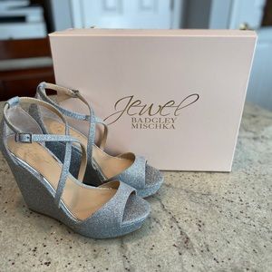 NWOT Badgley Mischka Wedges